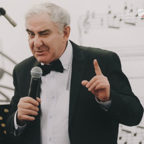 М.Казиник